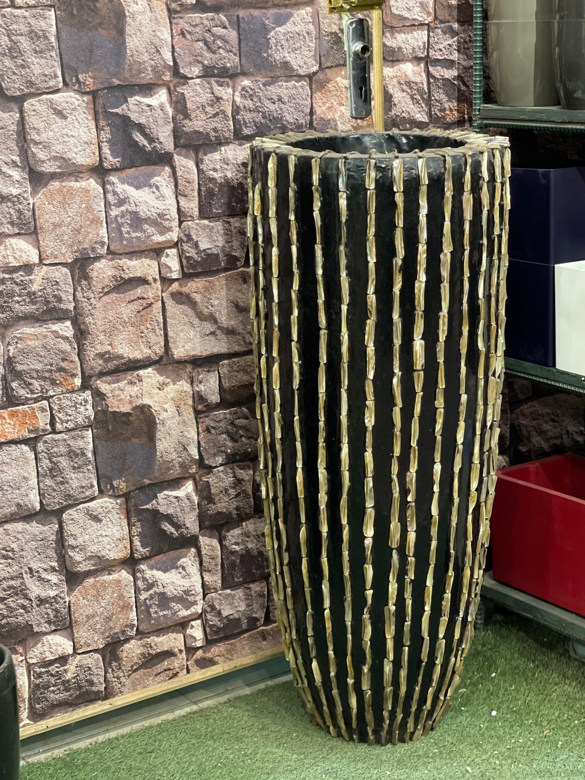 Black Gold Ribbed planter clado - THE GARDEN CENTRE