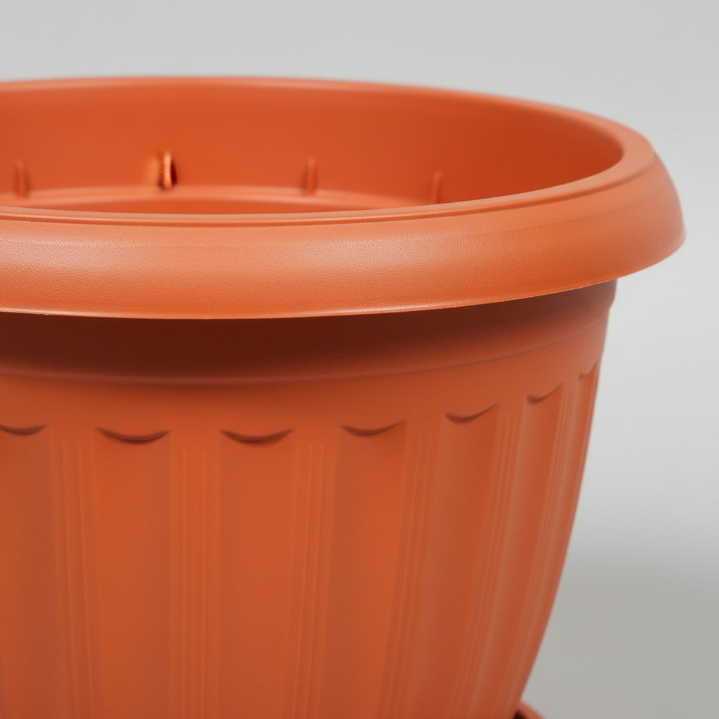 Round Plastic Pot - THE GARDEN CENTRE