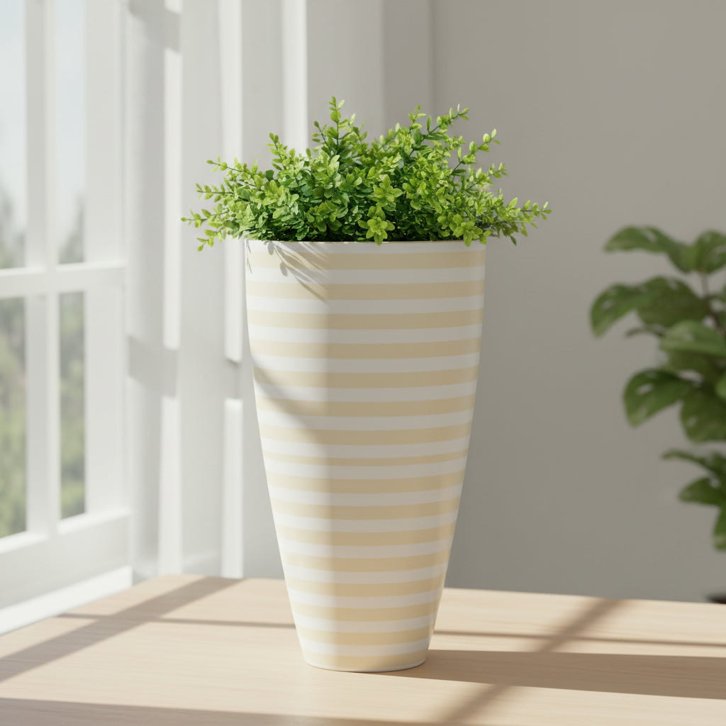 Teardrop Planter. - THE GARDEN CENTRE