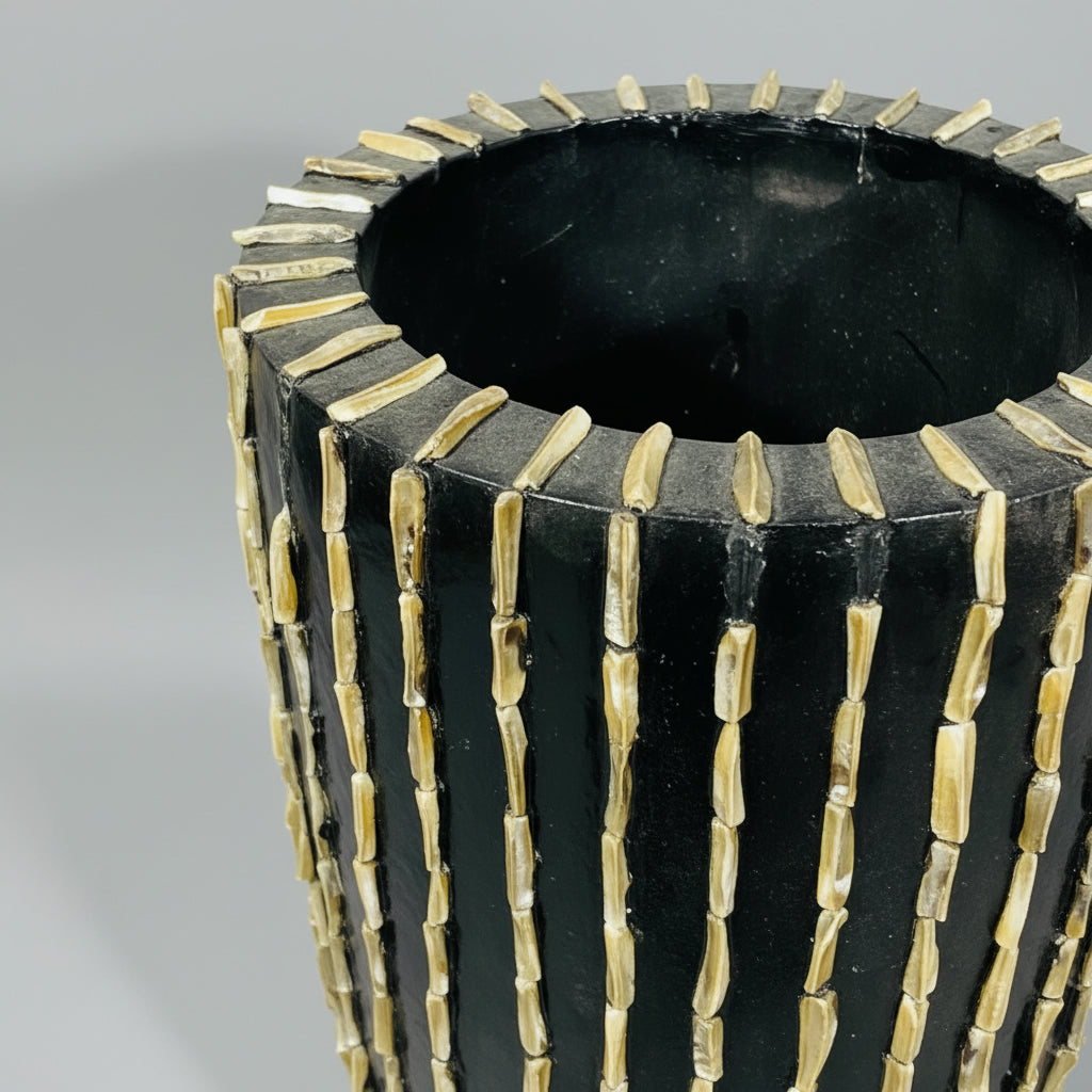 Black &amp; Gold Ribbed Pot