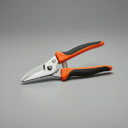 مقص تقليم الحدائق