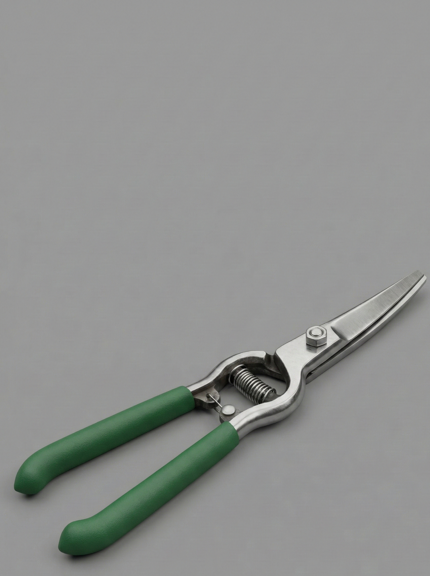 مقص تقليم الحدائق